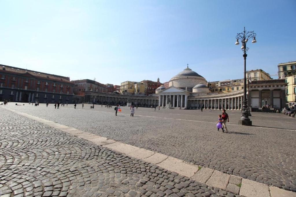 Appartement Piazza Carita' Centro Storico à Naples Extérieur photo