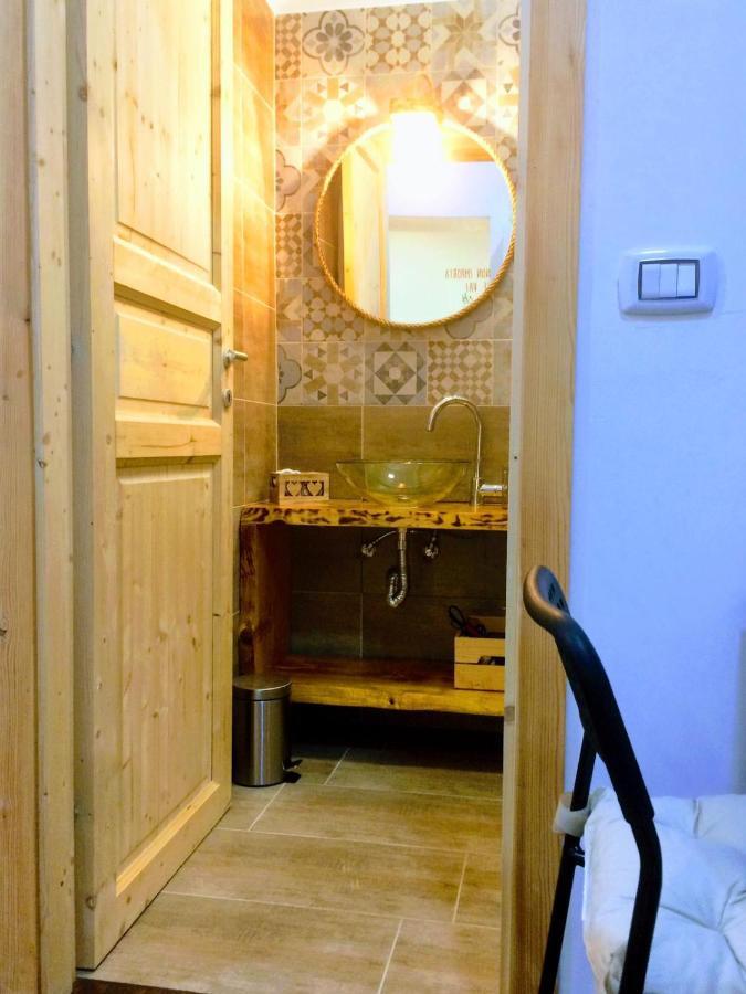 Appartement Piazza Carita' Centro Storico à Naples Extérieur photo